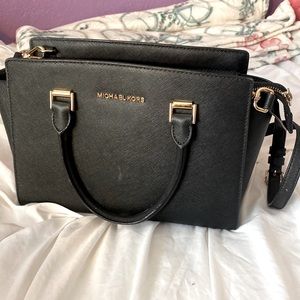 Michael Kors- Selma Medium Saffiano Leather Crossbody